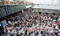 สนามบินมิวนิกของเยอรมนีได้ยกเลิกเที่ยวบินกว่า 200 เที่ยวเนื่องจากพบบุคคลที่ไม่สามารถระบุตัวได้