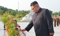 ผู้นำสาธารณรัฐประชาธิปไตยประชาชนเกาหลี คิมจองอึน เยือนสุสานทหารพลีชีพในสงครามเกาหลี