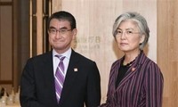 ญี่ปุ่นและสาธารณรัฐเกาหลีเห็นพ้องสนทนาเพื่อแก้ไขปัญหาด้านประวัติศาสตร์