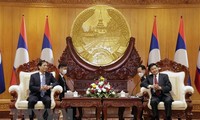 รัฐมนตรีต่างประเทศเวียดนามเข้าเยี่ยมคารวะผู้นำระดับสูงของประเทศลาว