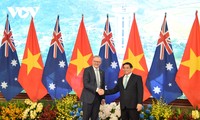 นายกรัฐมนตรี ฝ่ามมิงชิ้ง ให้การต้อนรับและเจรจากับนายกรัฐมนตรีออสเตรเลีย 