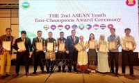 อาเซียนมอบรางวัล ASEAN Eco-schools Award และ ASEAN Youth Eco-Champions Award ให้แก่โรงเรียนสองแห่งและเยาวชนเวียดนาม 2 คน