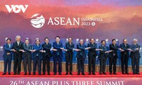 นายกรัฐมนตรี ฝ่ามมิงชิ้ง เข้าร่วมการประชุมผู้นำอาเซียน +3 ครั้งที่ 26 การประชุมผู้นำอาเซียน - สหรัฐและการประชุมผู้นำอาเซียน - แคนาดา