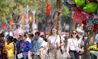นักท่องเที่ยวต่างชาติมาเที่ยวเมืองต่างๆของเวียดนามมากขึ้นในช่วงตรุษเต๊ตปีมะโรง