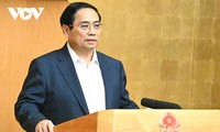 นายกรัฐมนตรี ฝ่ามมิงชิ้ง เป็นประธานในการประชุมเชิงวิชาการเกี่ยวกับการจัดทำกฎหมายในเดือนเมษายน