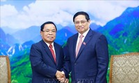 นายกรัฐมนตรี ฝ่ามมิงชิ้ง ให้การต้อนรับประธานองค์การตรวจตราแห่งรัฐลาว