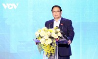 นายกรัฐมนตรี ฝ่ามมิงชิ้ง เข้าร่วมการประชุมสรุปผล 6 เดือนการปฏิบัติโครงการ 06 ในกรุงฮานอย