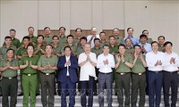 ประธานประเทศ โตเลิม และนายกรัฐมนตรี ฝ่ามมิงชิ้ง เข้าร่วมการประชุมพรรคสาขาของตำรวจส่วนกลาง