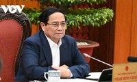 นายกรัฐมนตรี ฝ่ามมิงชิ้ง เป็นประธานการประชุมเกี่ยวกับนโยบายการเงิน