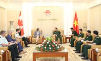 Defence Minister hosts Canadian diplomat