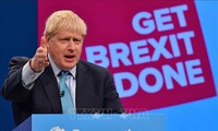 Boris Johnson warns French PM Brexit cannot be delayed