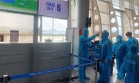 300 tourists stranded in Da Nang go home