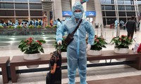 Vietnamese returning with 'vaccine passport' undergoes mandatory quarantine