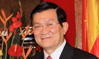Chủ tịch nước Trương Tấn Sang tiếp xúc cử tri quận 4 thành phố Hồ Chí Minh