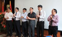 Hội Chữ thập đỏ trao kỷ niệm chương cho Lãnh đạo VOV 
