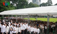  Hàng ngàn người viếng Đại tướng tại Hội trường Thống Nhất 