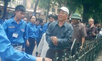  Kiều bào Việt Nam về nước viếng Đại tướng Võ Nguyên Giáp 