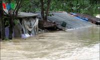  24 người chết và mất tích do mưa lũ ở Miền Trung 
