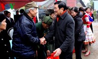 Chủ tịch nước kiểm tra tuyến biên giới tỉnh Cao Bằng