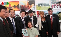 Việt Nam tham dự Hội báo nhân đạo tại Pháp