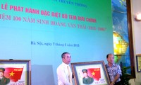 Phát hành bộ tem kỷ niệm 100 năm ngày sinh Đại tướng Hoàng Văn Thái