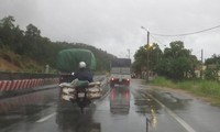 Tâm bão số 1 tiến sát bờ biển Quảng Ninh-Thái Bình