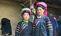 Dân tộc Pu Péo: Bảo tồn trang phục để lưu giữ nét văn hóa truyền thống