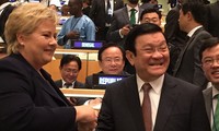 Chủ tịch nước Trương Tấn Sang tiếp xúc với Thủ tướng Vương quốc Na Uy Erna Solberg