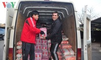 Người Việt tại Odessa trao quà tặng Hội Chữ Thập Đỏ Ukraine