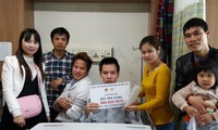 Người Việt ở Hàn Quốc giúp đỡ đồng hương bị tai nạn