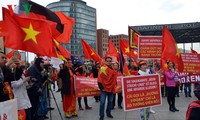 Biểu tình tại Berlin phản đối Trung Quốc quân sự hóa Biển Đông