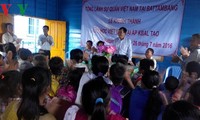 Xây tặng trường học trên Biển Hồ cho con em Việt kiều tại Campuchia