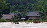 Thủ tướng yêu cầu khẩn cấp ứng phó với mưa lũ ở miền Trung