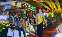 Trình diễn áo dài dân tộc chào mừng ngày Di sản Văn hóa Việt Nam 2016