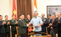 Việt Nam - Ấn Độ tăng cường quan hệ hợp tác trong lĩnh vực quốc phòng