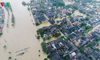 5 đợt mưa lũ liên tiếp trong hơn 1 tháng gây thiệt hại nặng nề cho người dân các tỉnh miền Trung