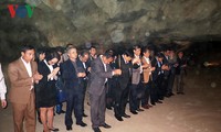Tổng Giám đốc Đài TNVN dâng hương tại Chùa Trầm nhân kỷ niệm 70 năm ngày toàn quốc kháng chiến