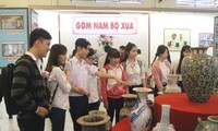 Triển lãm bộ ảnh "Đảng cộng sản Việt Nam - Mùa Xuân của đất nước"