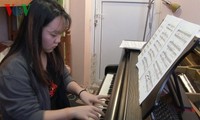 Tài năng không đợi tuổi của nữ pianist người Việt tại Séc