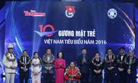 Vinh danh 10 gương mặt trẻ Việt Nam tiêu biểu năm 2016