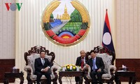 Thủ tướng Lào tiếp Đoàn đại biểu cấp cao Bộ tài chính Việt Nam
