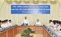 Thủ tướng Nguyễn Xuân Phúc làm việc với lãnh đạo Thành phố Hồ Chí Minh