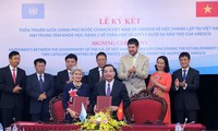 Việt Nam và UNESCO ký kết thỏa thuận thành lập 2 Trung tâm dạng 2 về Toán học và Vật lý