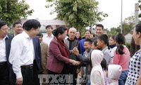 Chủ tịch Quốc hội Nguyễn Thị Kim Ngân dự Ngày hội Đại đoàn kết tại xã Kim Liên, tỉnh Nghệ An