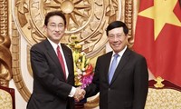 Phó Thủ tướng Phạm Bình Minh tiếp Trưởng Ban Nghiên cứu chính sách đảng LDP Nhật Bản