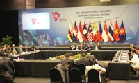  Phó Thủ tướng, Bộ trưởng Ngoại giao Phạm Bình Minh tham dự các hội nghị APSC và ACC