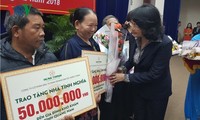 Phó Chủ tịch nước Đặng Thị Ngọc Thịnh tặng 500 nhà tình nghĩa tại miền Trung