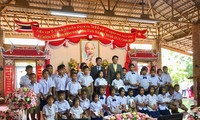 Kỷ niệm 129 năm ngày sinh của Chủ tịch Hồ Chí Minh tại nhiều nước trên thế giới