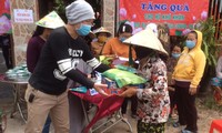 Hội Phật tử Việt Nam tại Hàn quốc tặng quà hỗ trợ người nghèo