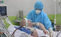 Báo Anh viết về sự hồi phục thần kì của bệnh nhân 91, độc giả Anh ca ngợi Việt Nam